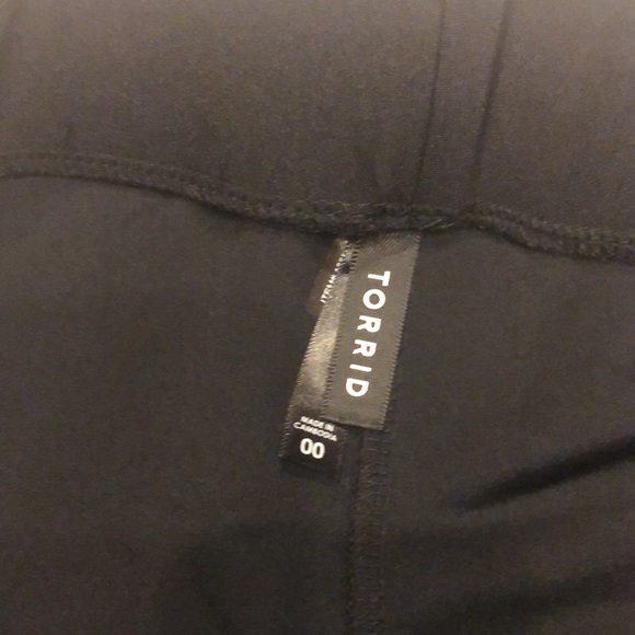 TORRID PLATINUM LIQUID LEGGING - BLACK - Picture 6 of 6